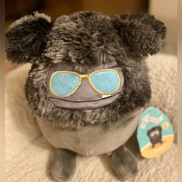 NWT ULTRA RARE Wallis Bigfoot with Sunglasses Squishmallow - 8 inches - Picture 4 of 8